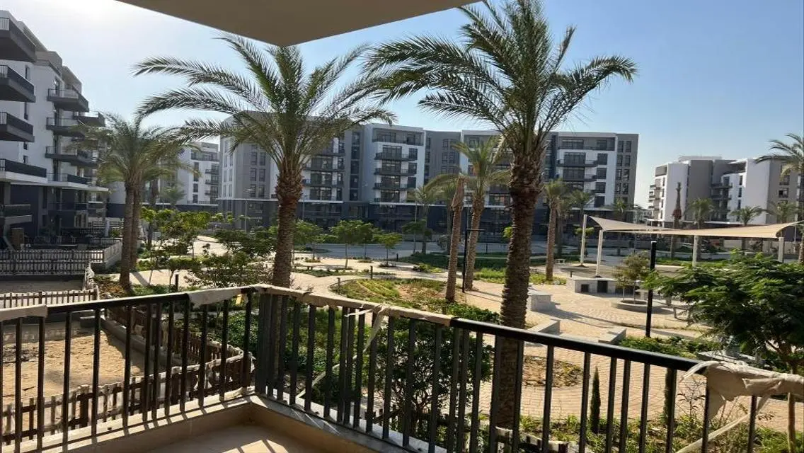 Luxurious Apartment in Casa de la Vista with Lake View
