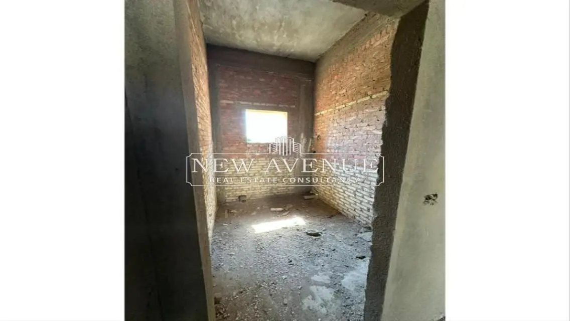 شقة فاخرة بمساحة مريحة مع حديقة خاصة