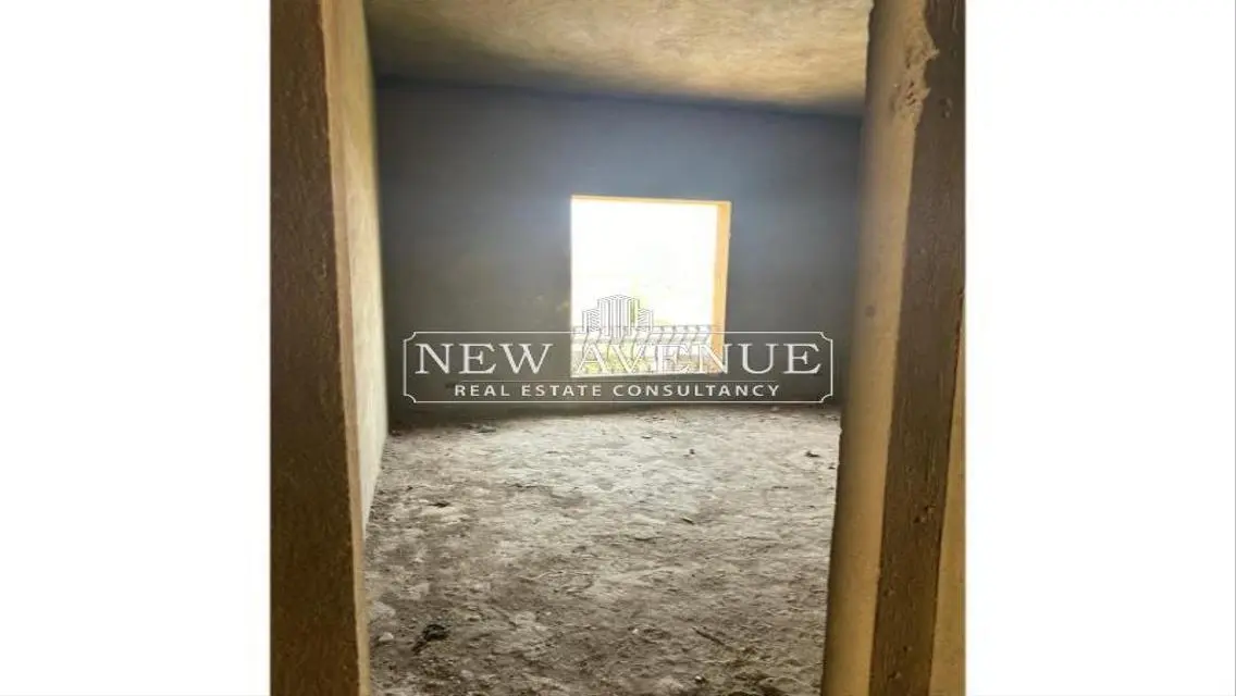 شقة فاخرة بمساحة مريحة مع حديقة خاصة