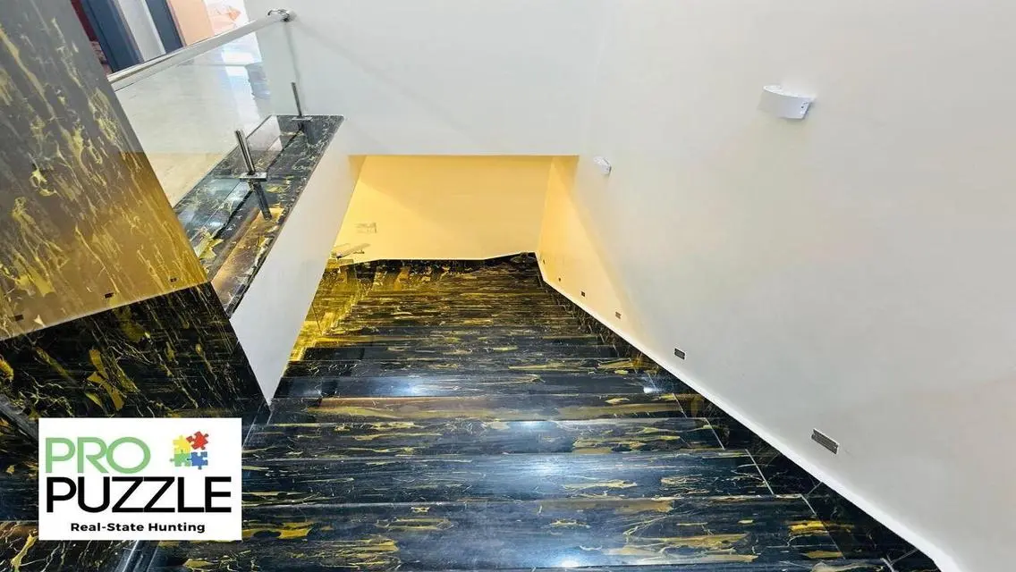 Villa for Sale in Mountain View Hyde Park