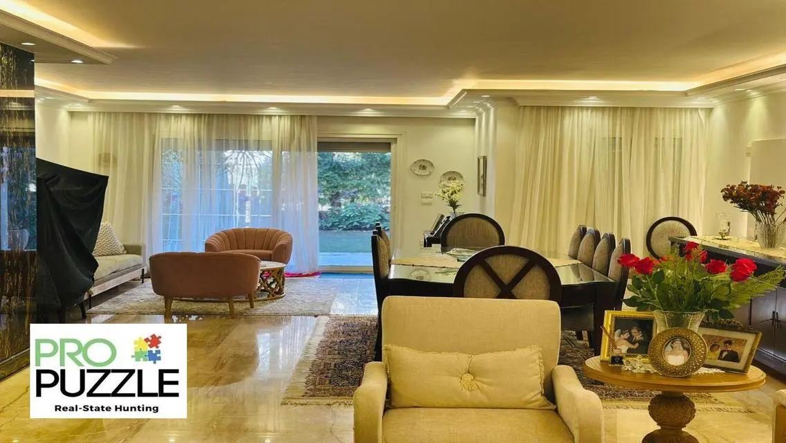 Villa for Sale in Mountain View Hyde Park