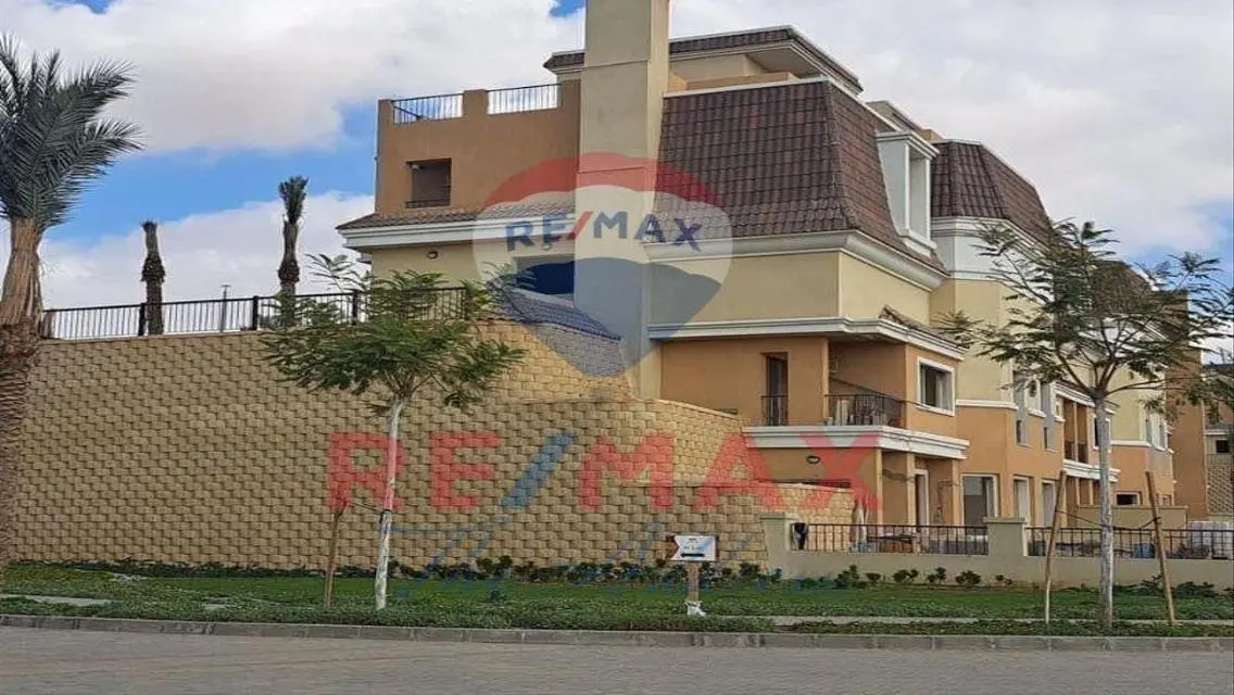 Luxurious Apartment with Lake Views for Sale