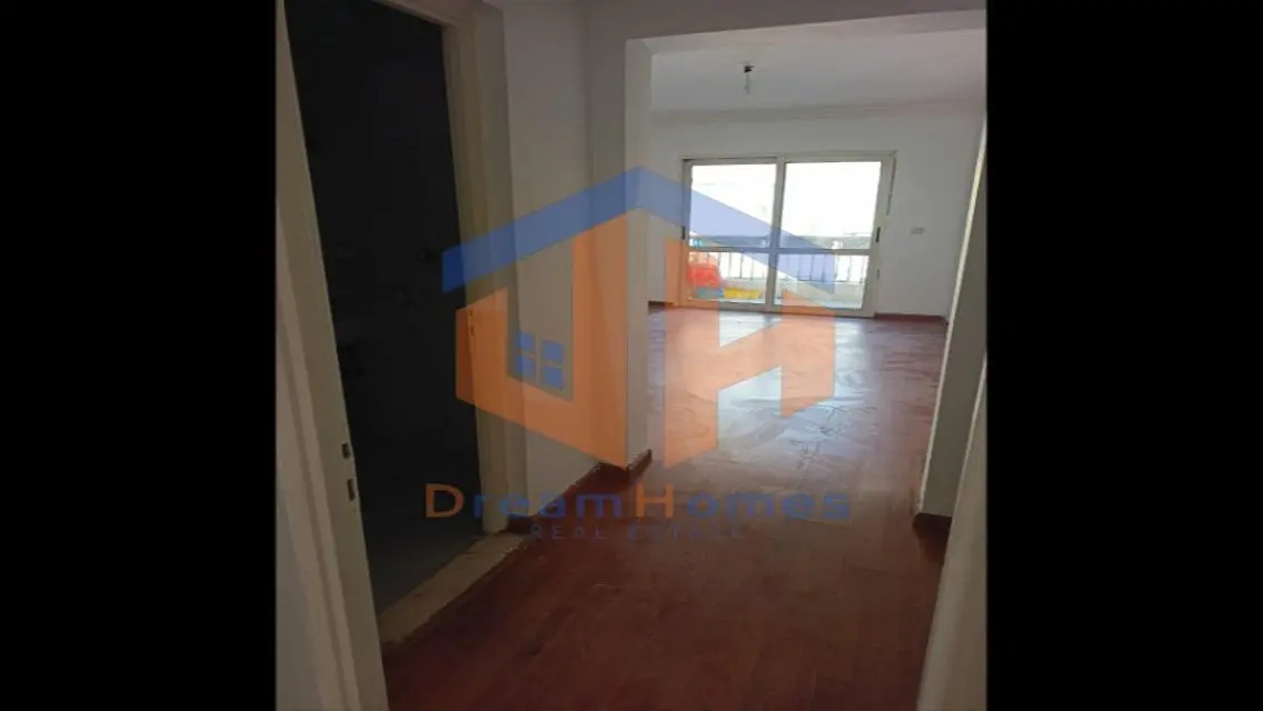 Stunning 200m Villa in B12