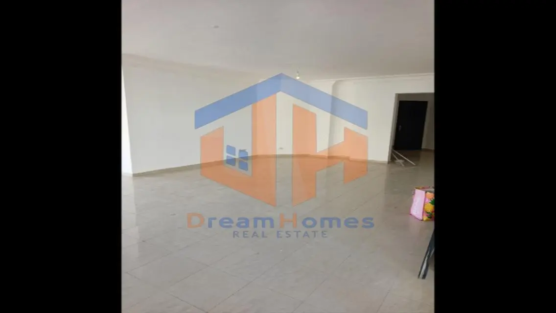 Stunning 200m Villa in B12
