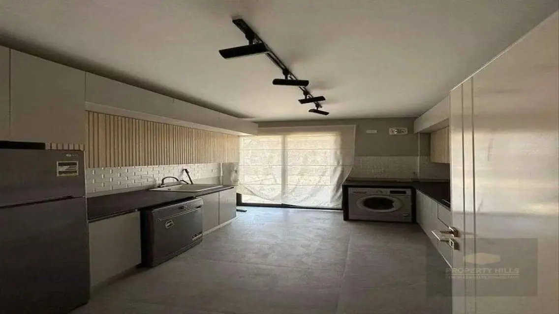Stunning Villa in Village West