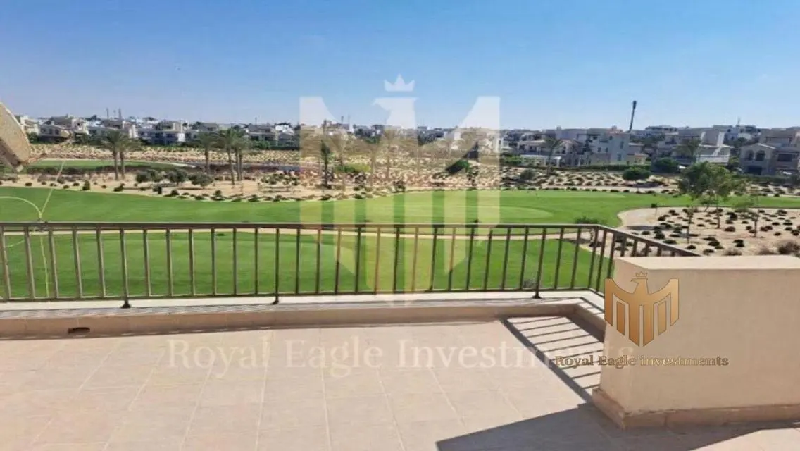 شقة فاخرة بمساحة واسعة في موقع متميز