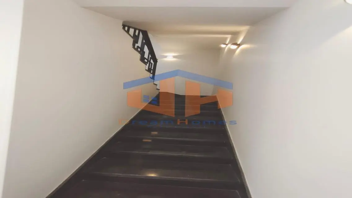 Commercial Mall for Sale in New Cairo - Vg5
