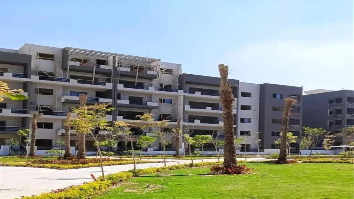 فيلا فاخرة مع حديقة ومسبح خاص