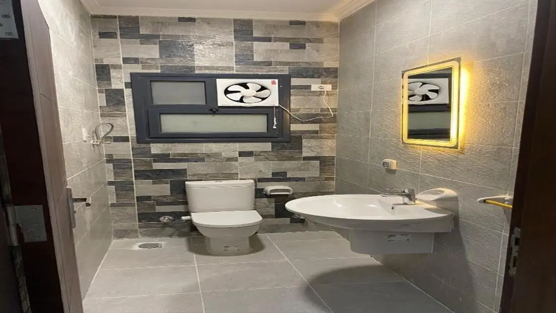 فيلا فاخرة مع حديقة ومسبح خاص