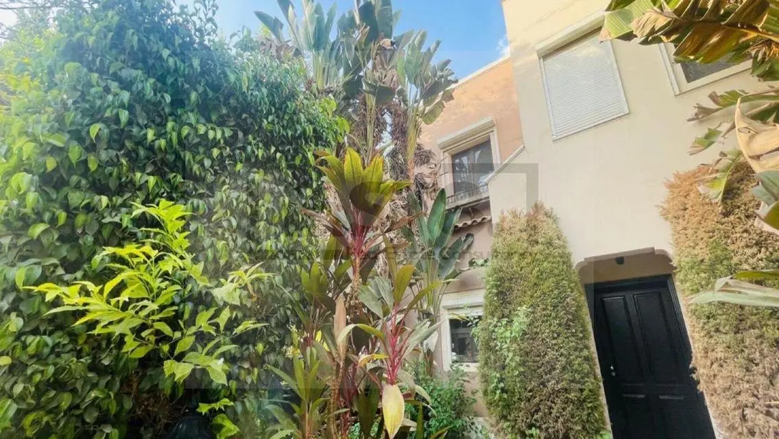 Luxury Villa With Spacious Design for Sale in ST81