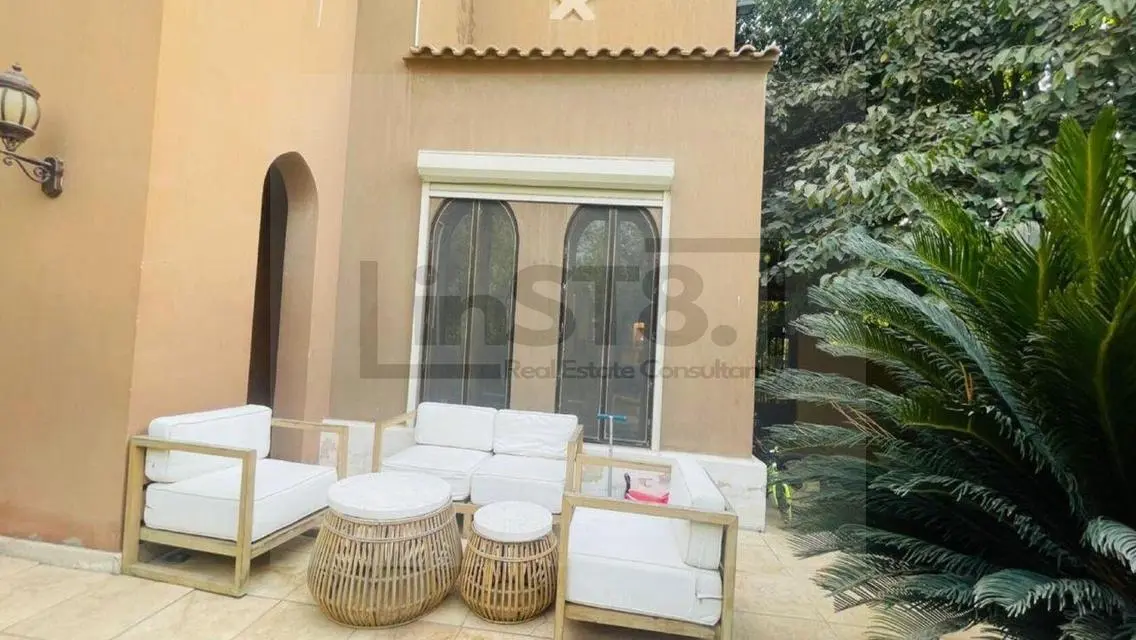 Luxury Villa With Spacious Design for Sale in ST81