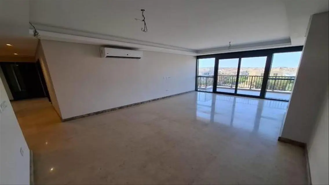 Luxury Apartment in Zed Towers Sheikh Zayed