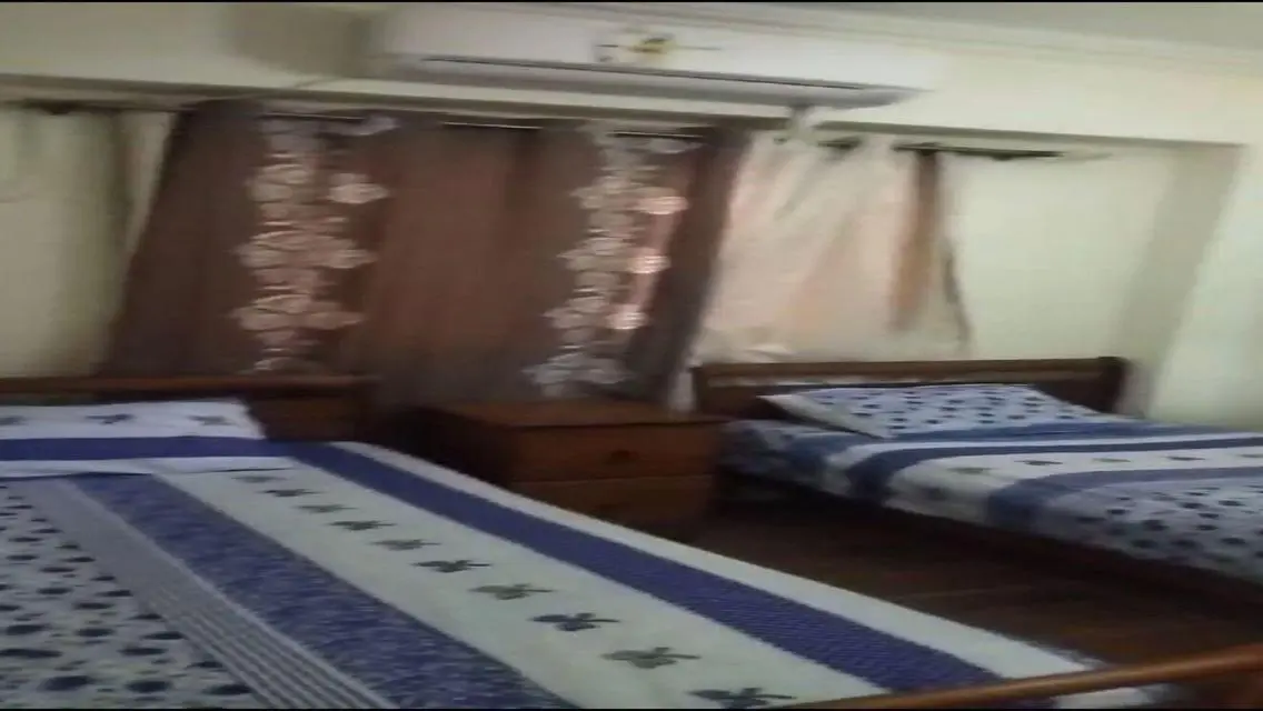 شقة للبيع تطل على معلم رئيسي بحارس أمن