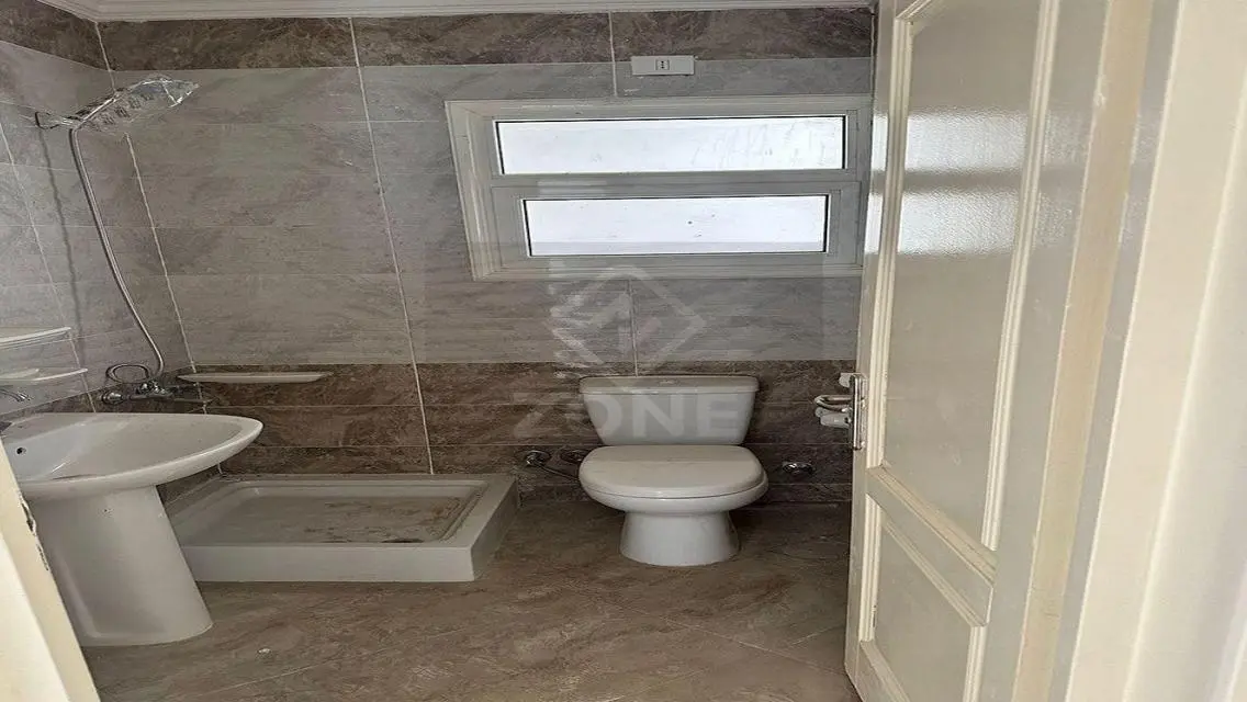 Luxury Apartment in All Seasons Mall - B12