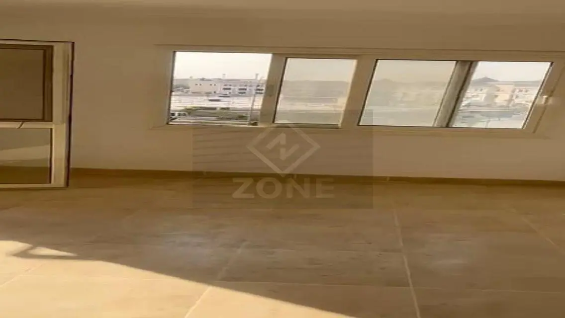 Luxury Apartment in All Seasons Mall - B12