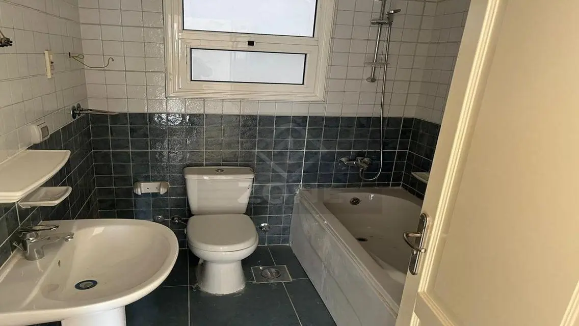 Luxury Apartment in All Seasons Mall - B12
