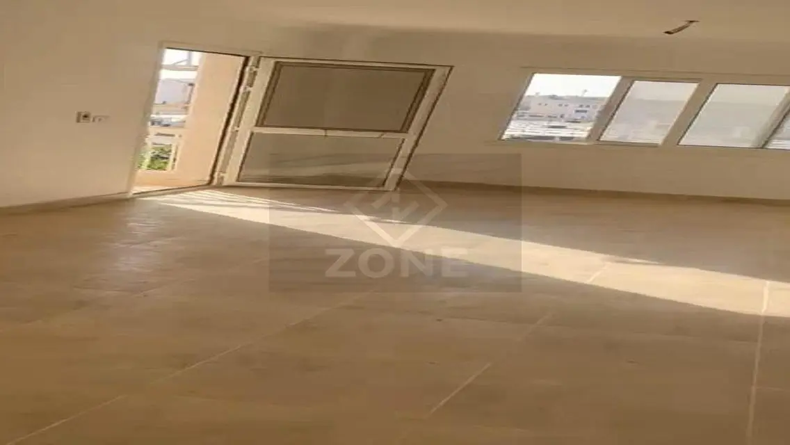Luxury Apartment in All Seasons Mall - B12
