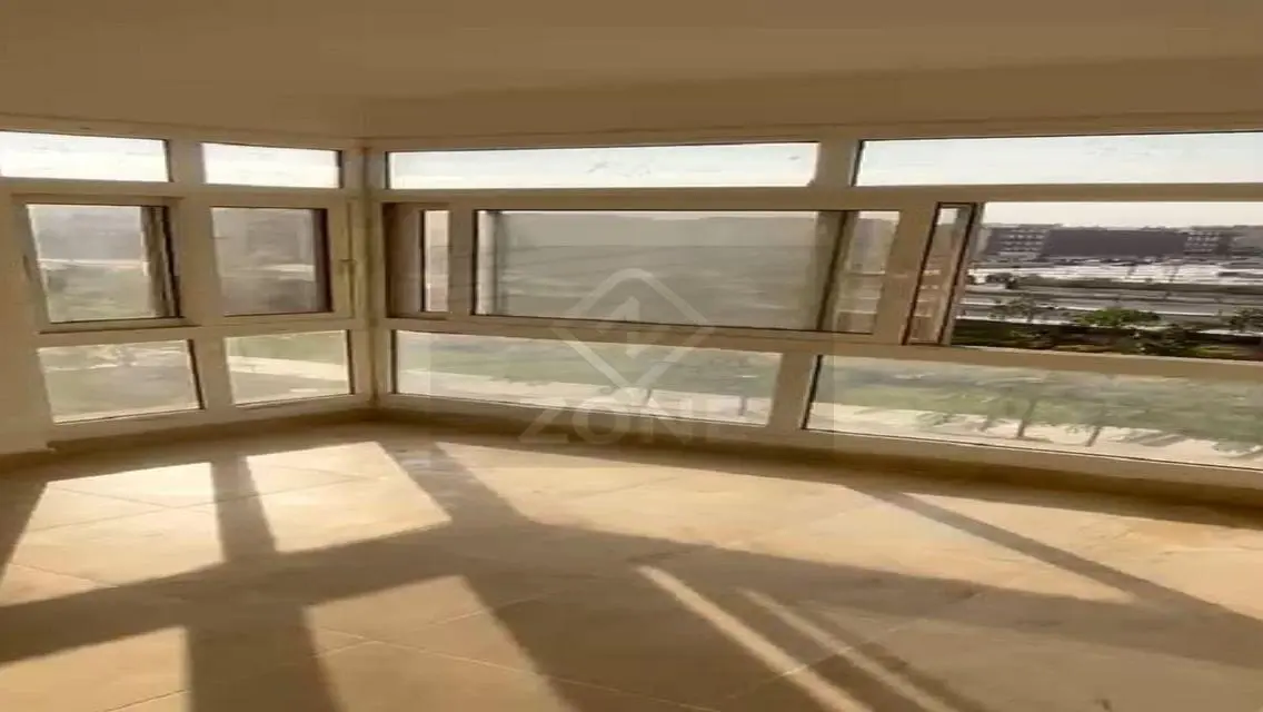 Luxury Apartment in All Seasons Mall - B12
