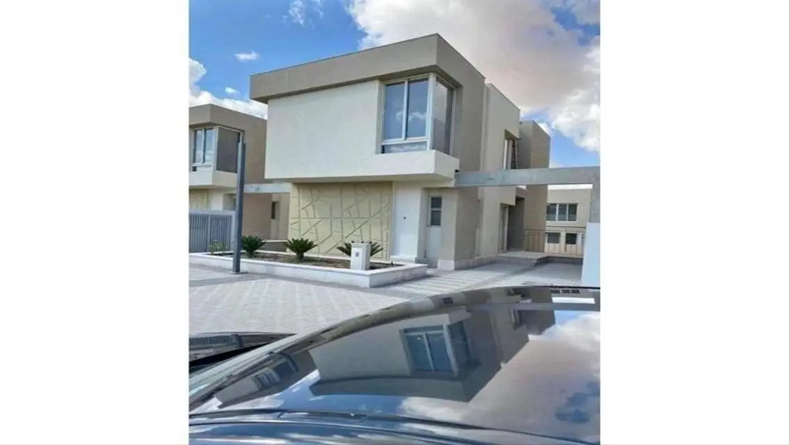 Luxury Villa with Private Garden and Pool