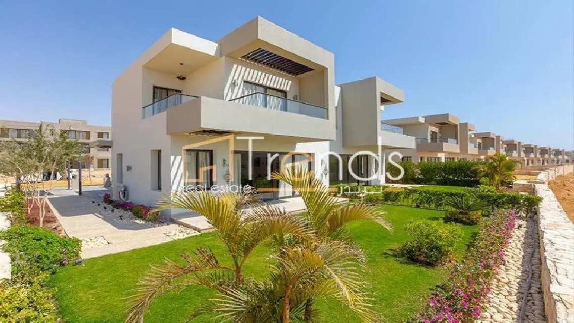 Luxury Villa with Lake View