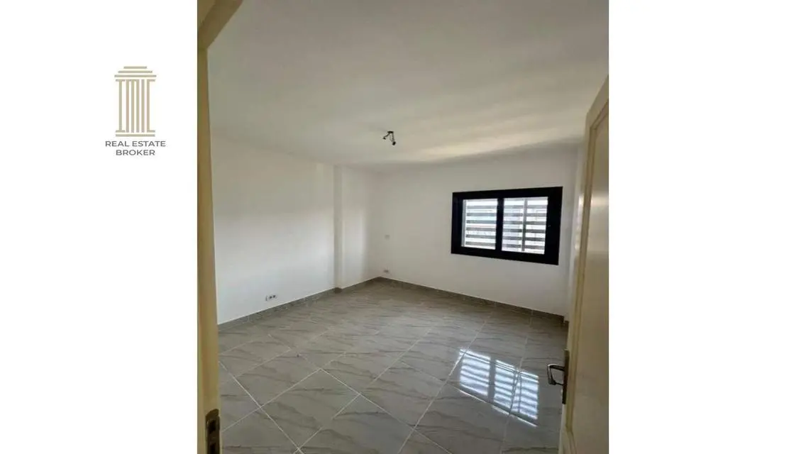 Luxury Property 131 sqm - Balcony and Shared Pool