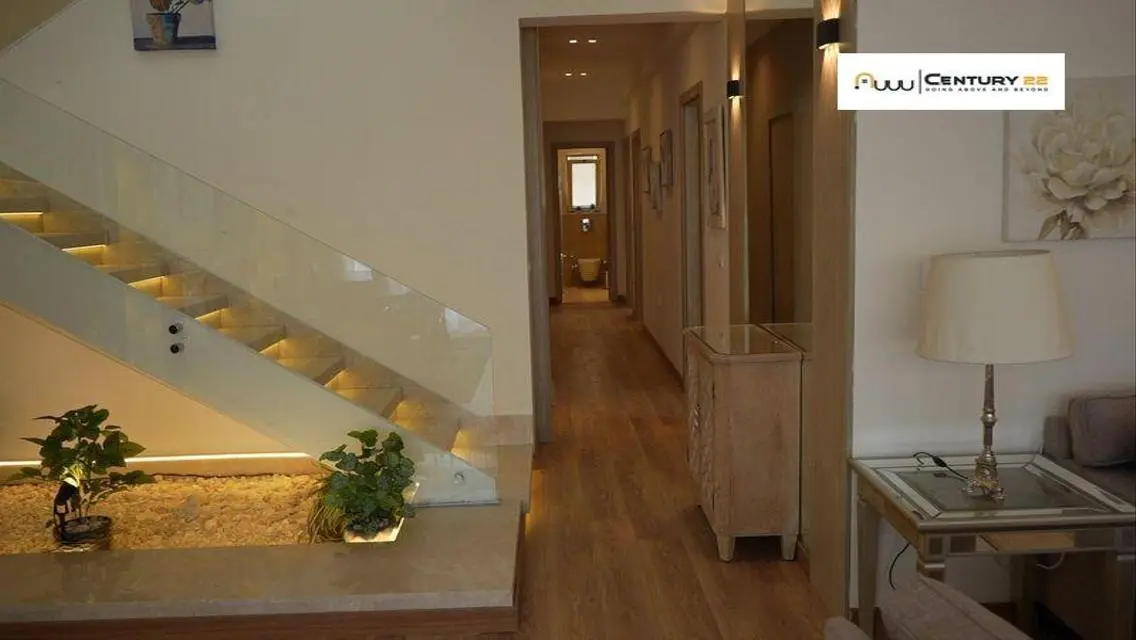 Luxury Lake View Apartment in Golden Square