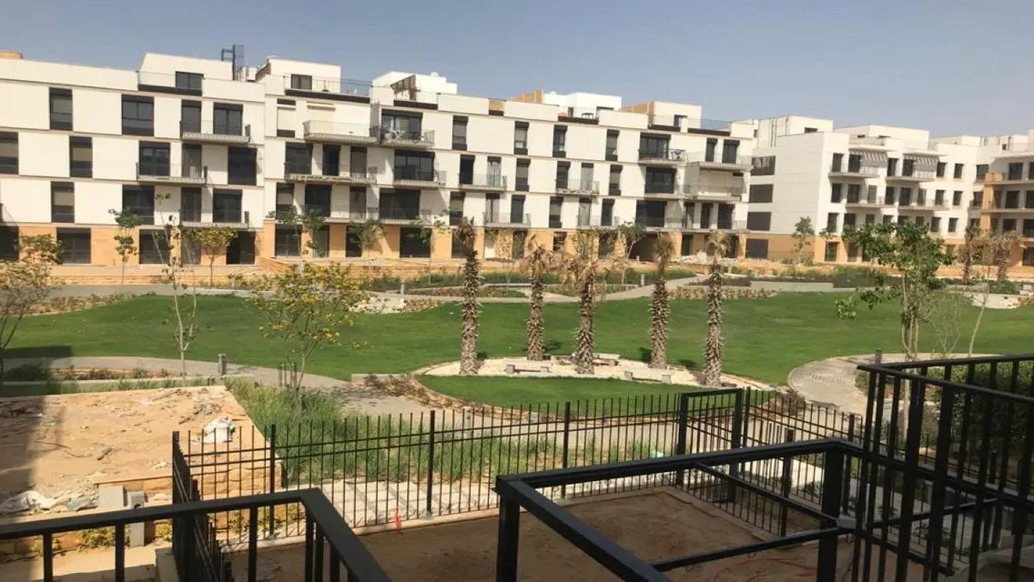 Luxury Apartment for Sale with Lake and Landmark Views