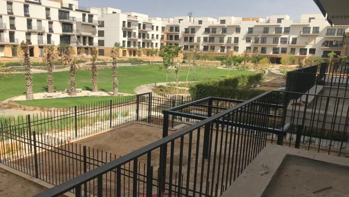 Luxury Apartment for Sale with Lake and Landmark Views