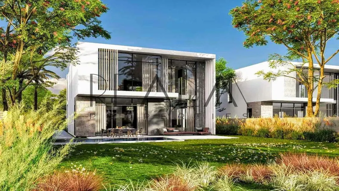 Luxury Villa for Sale with Spacious Private Garden and Pool