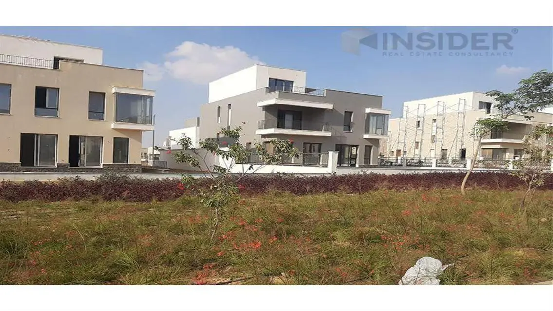 Luxury Villa with Lake View in Prime Location