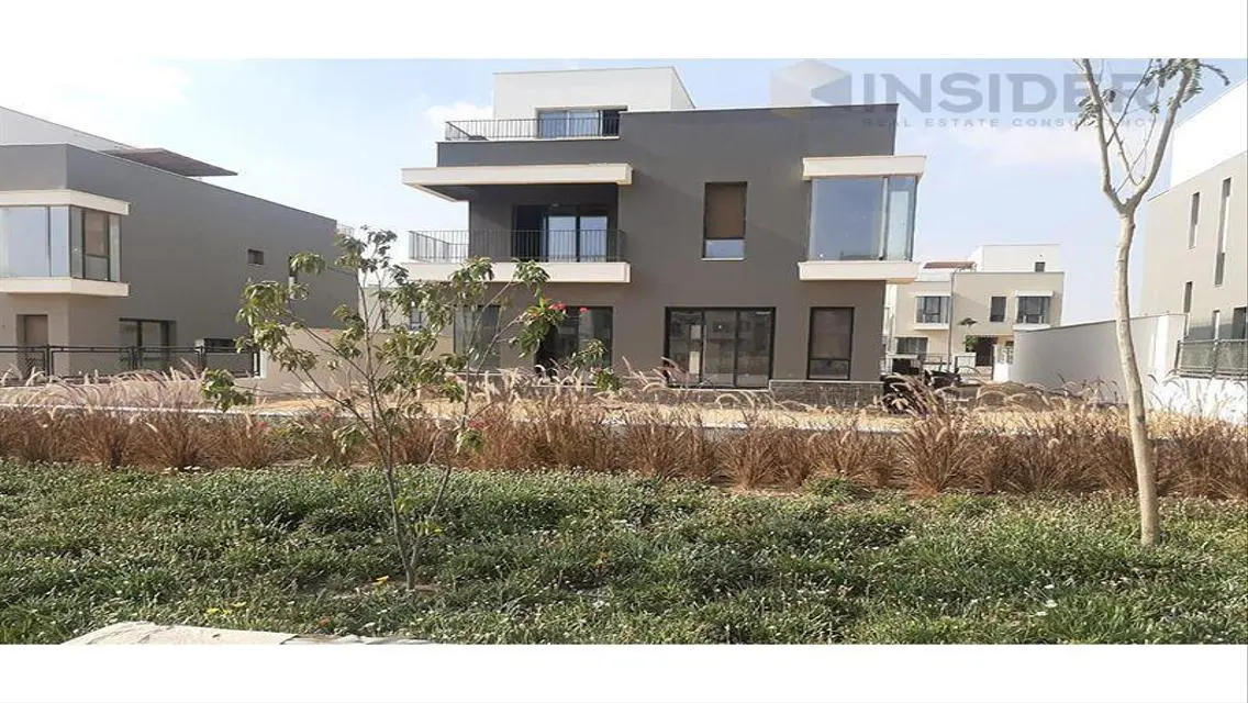 Luxury Villa with Lake View in Prime Location
