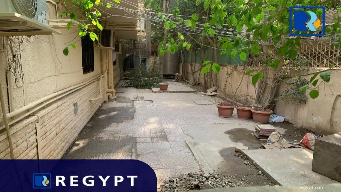 فرصة استثمارية رائعة: عقار 300 متر للبيع
