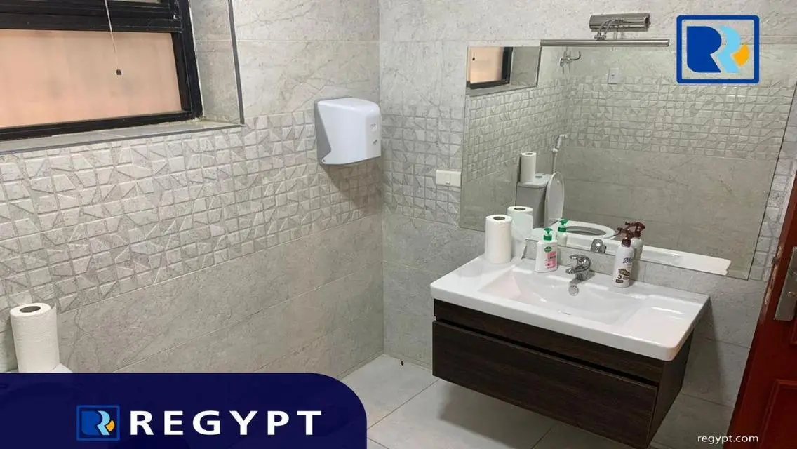 فرصة استثمارية رائعة: عقار 300 متر للبيع