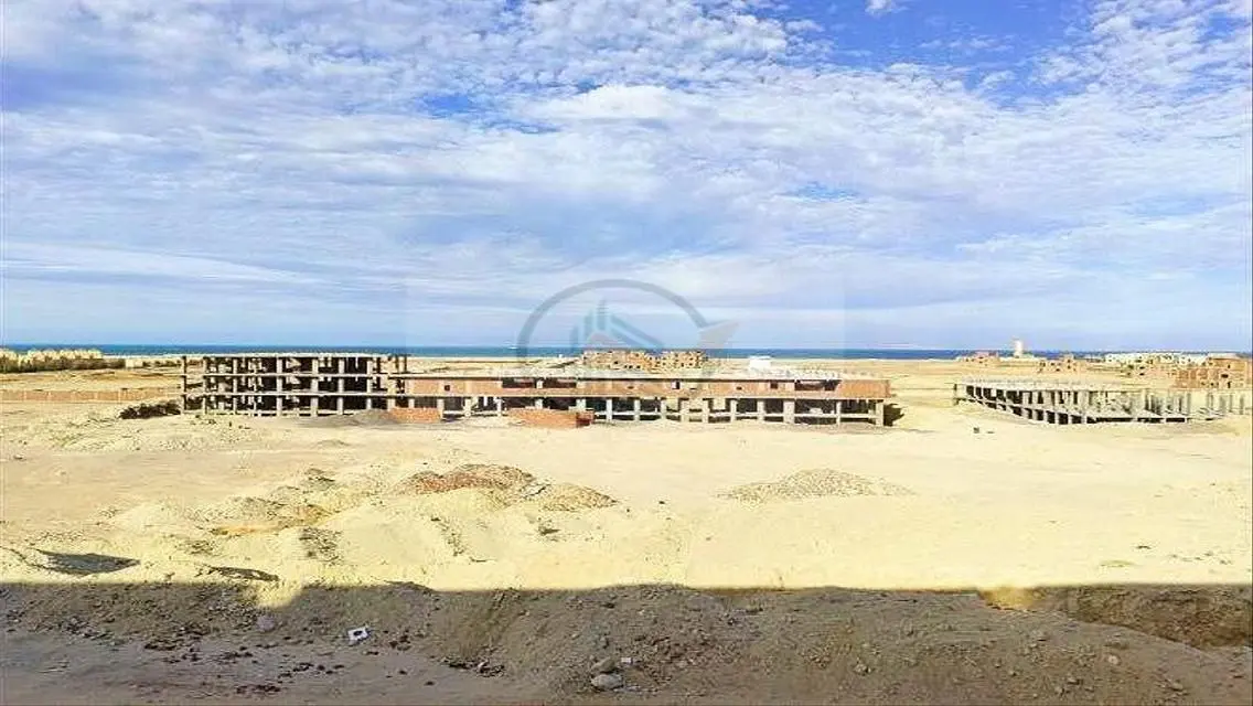 شقة فاخرة مع شرفة ومسبح مشترك