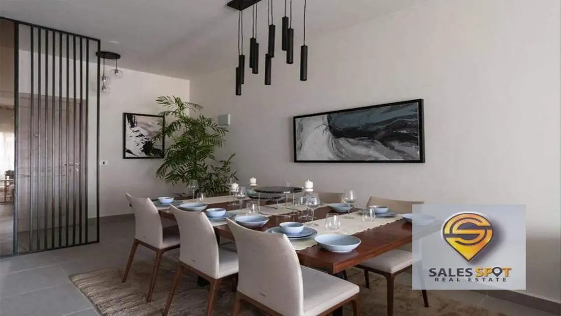 Luxury Apartment 175m Overlooking Lakes in Al Burouj