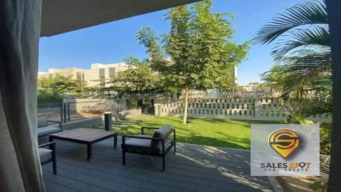 Luxury Apartment 175m Overlooking Lakes in Al Burouj