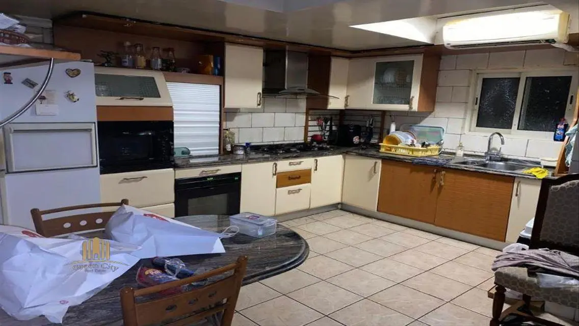 فيلا فاخرة للبيع بمساحة واسعة