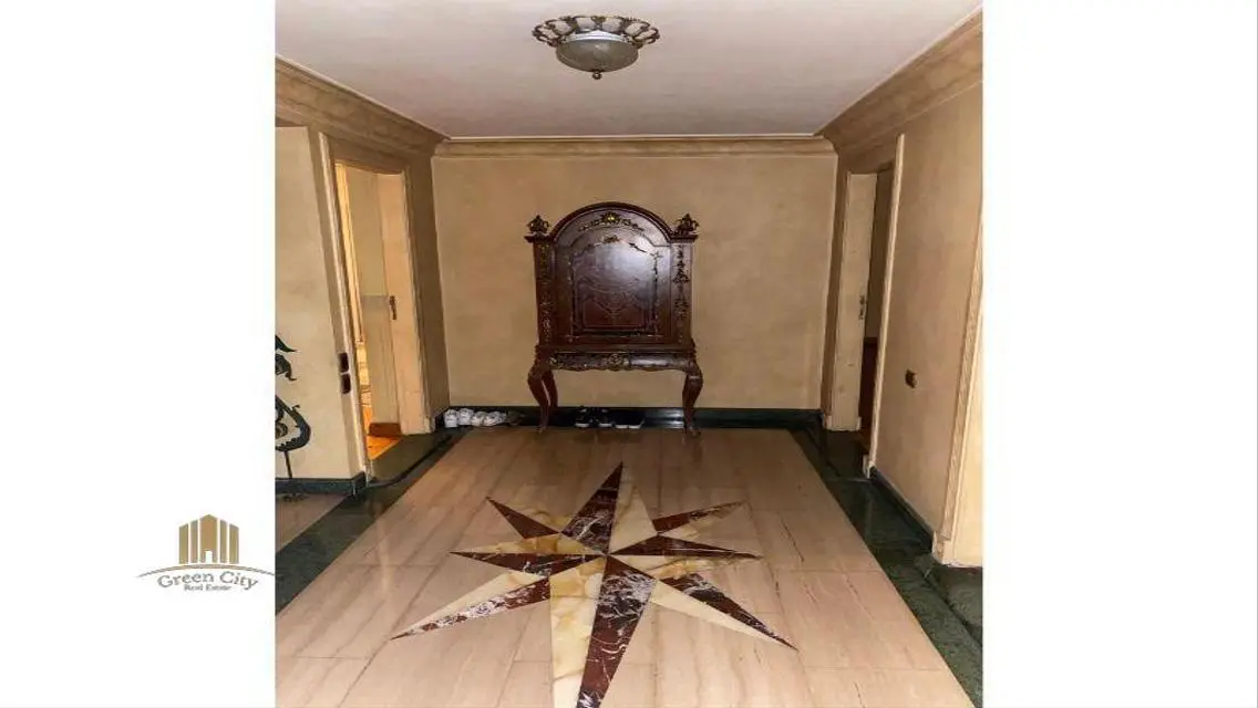 فيلا فاخرة للبيع بمساحة واسعة