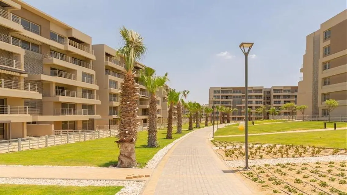شقة مميزة للبيع بمساحة واسعة