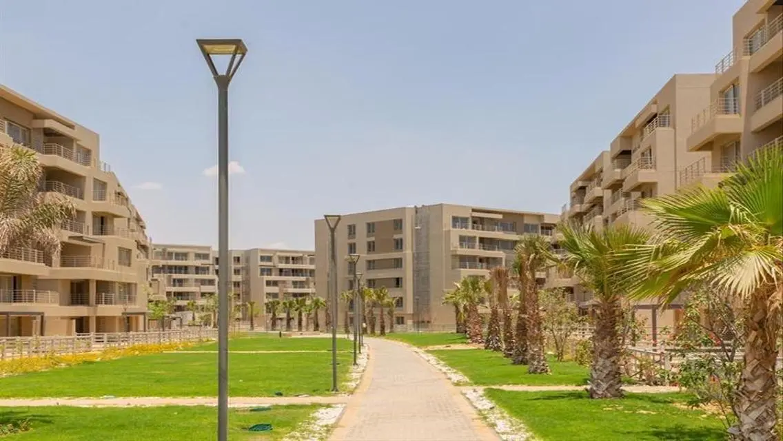 شقة مميزة للبيع بمساحة واسعة