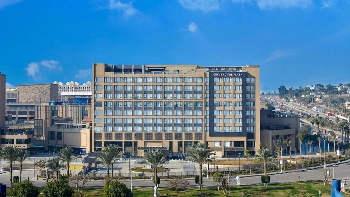 فيلا فاخرة مع حديقة خاصة ومسبح