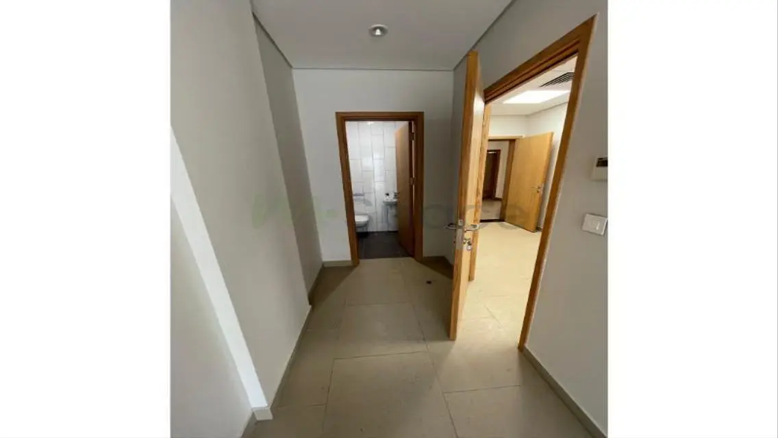 Luxury Apartment for Sale at WMC-54