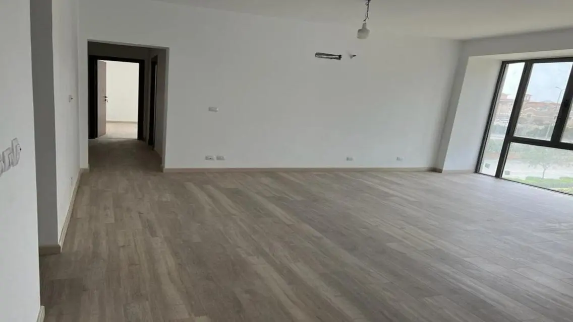 Luxury Apartment with Spacious Design in a Prime Location