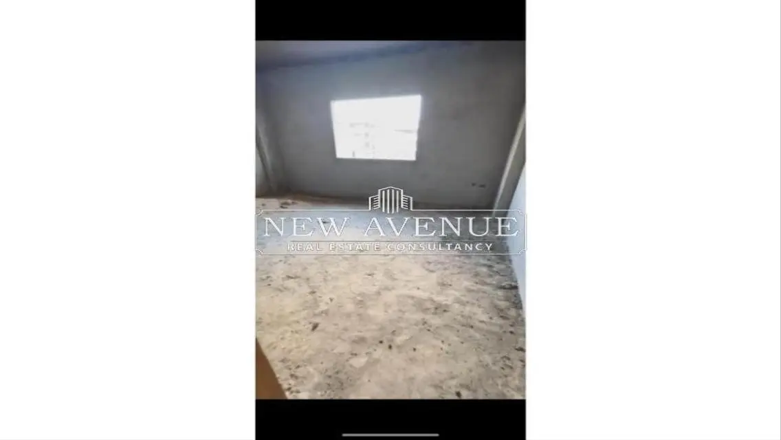 Luxury Apartment with Spacious Living Area in the City Center