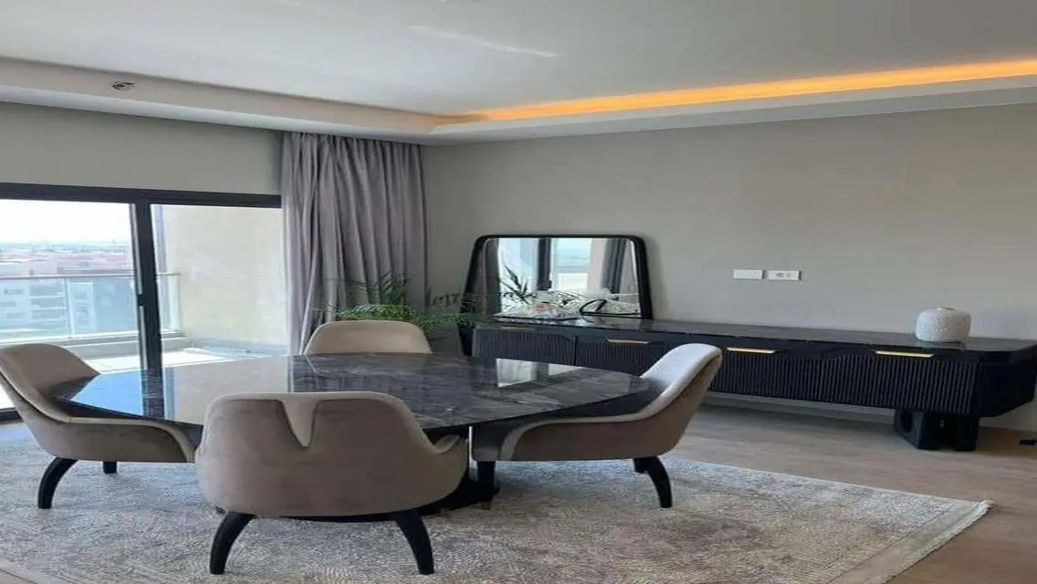 Luxurious Property in Elegant Community