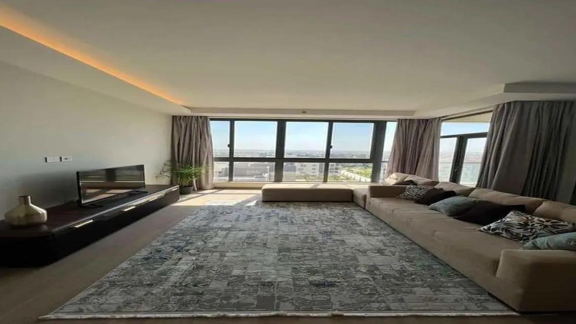 Luxurious Property in Elegant Community