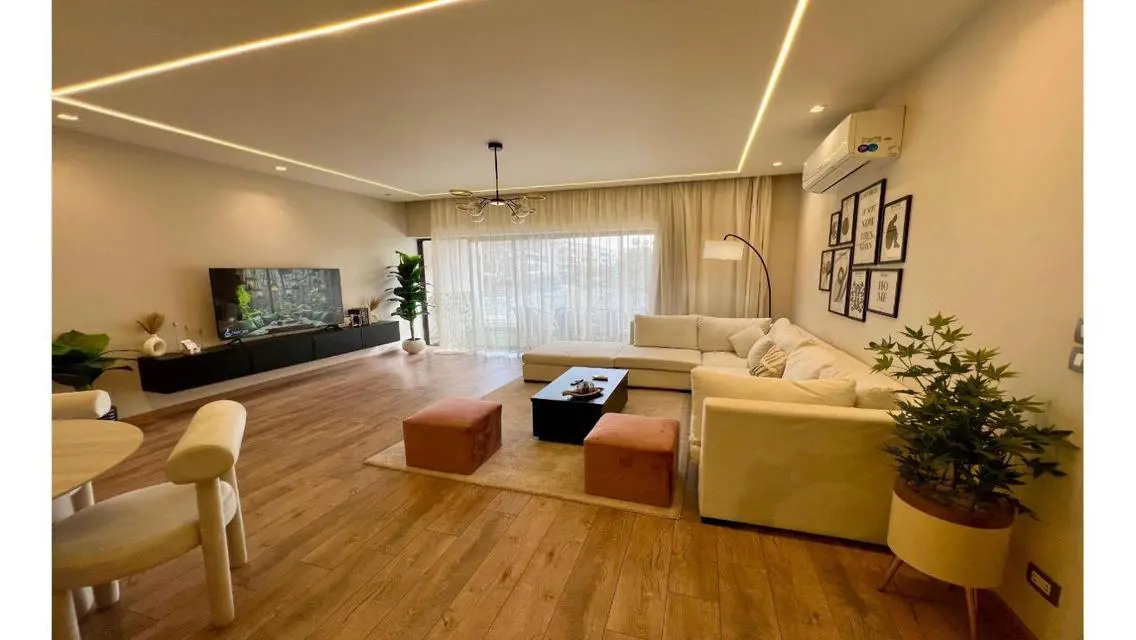 Luxurious 148 sqm Apartment with Full Amenities
