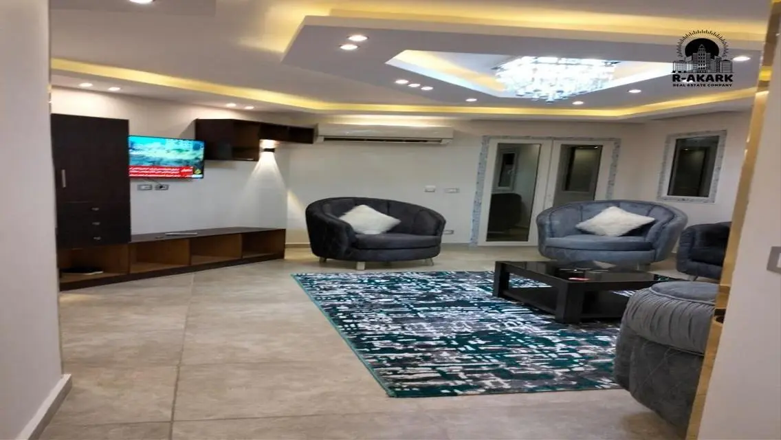 شقة فاخرة للبيع في R-Akark