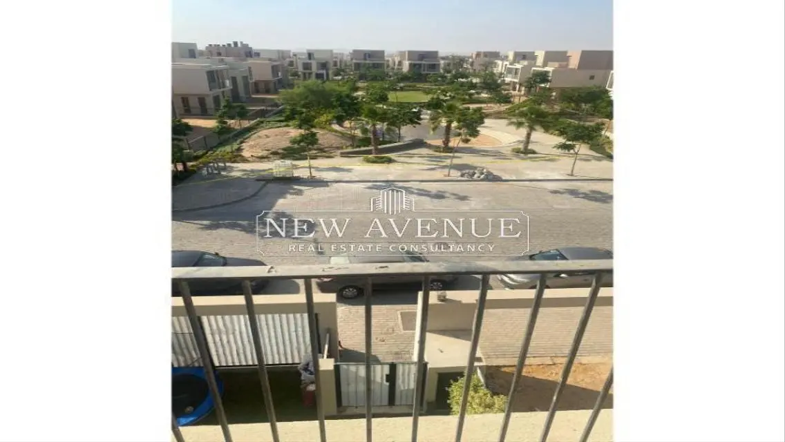 فيلا فاخرة للإيجار مع حديقة خاصة ومرافق رائعة
