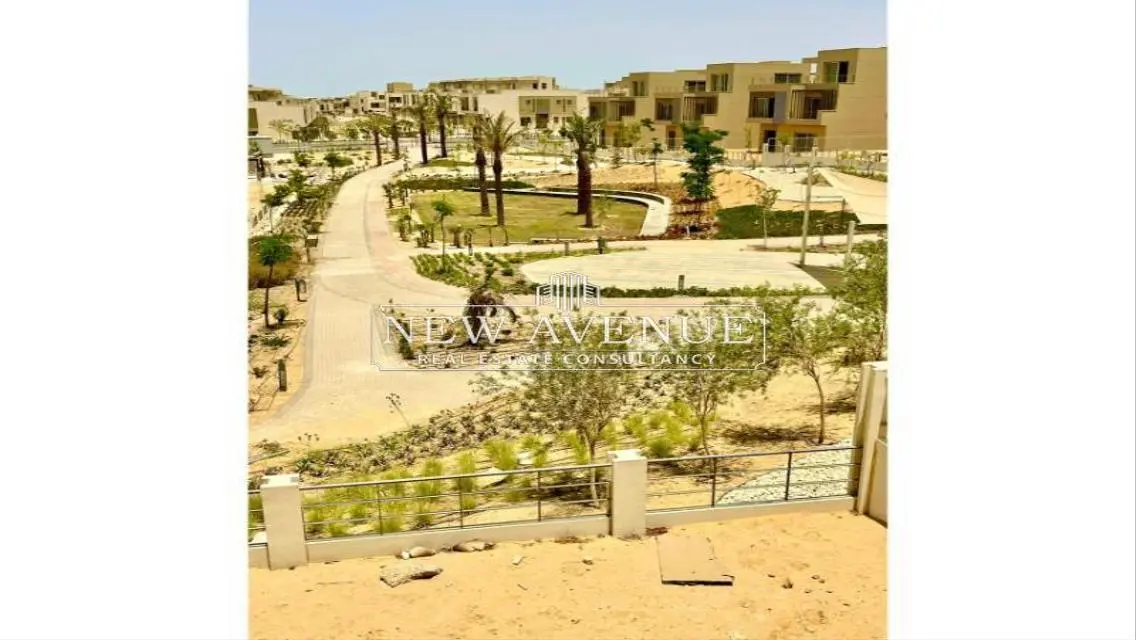 منزل رائع مع حديقة خاصة في موقع متميز